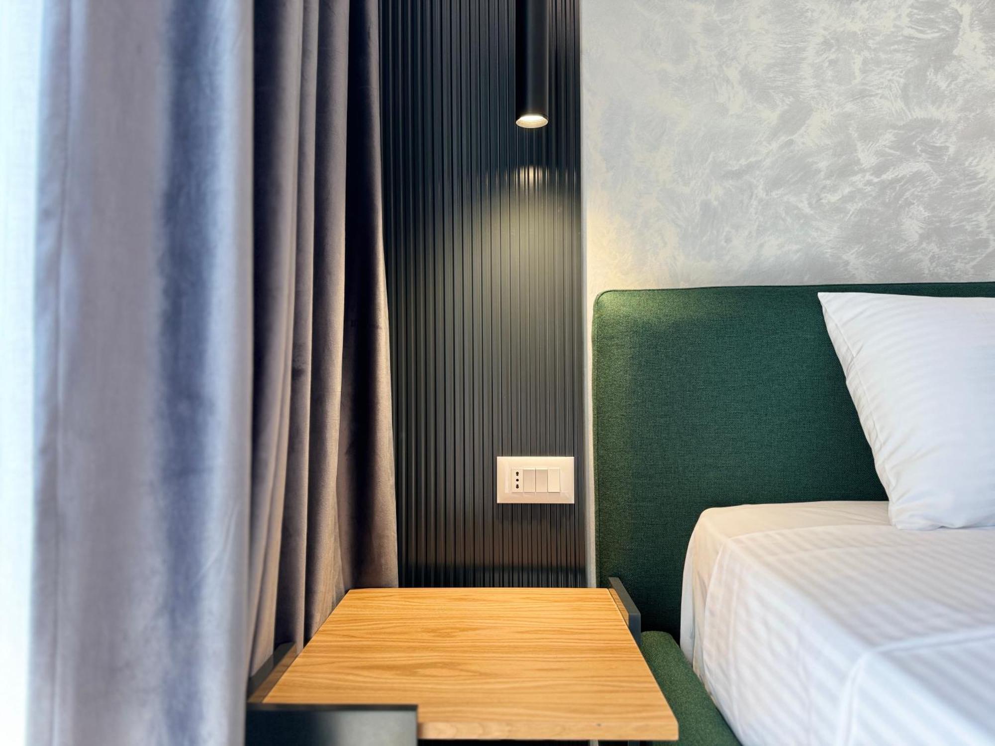 Twins Hotel วญอเรอ ภายนอก รูปภาพ