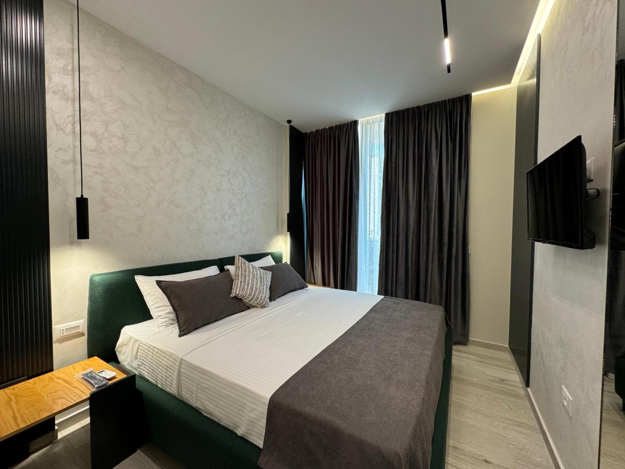 Twins Hotel วญอเรอ ภายนอก รูปภาพ